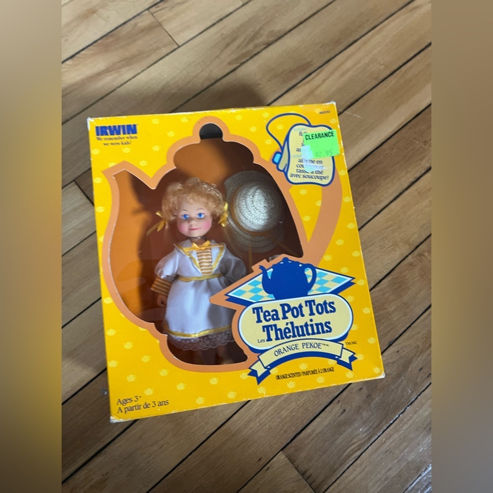 NIB Tea‎ Pot Tots Les Thelutins by Irwin vintage 1987 orange Pekoe doll scented